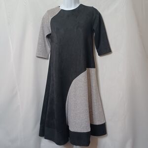 Alitsa Junior Black and Metallic Gray Fit and Flare Midi Dress. Size 14